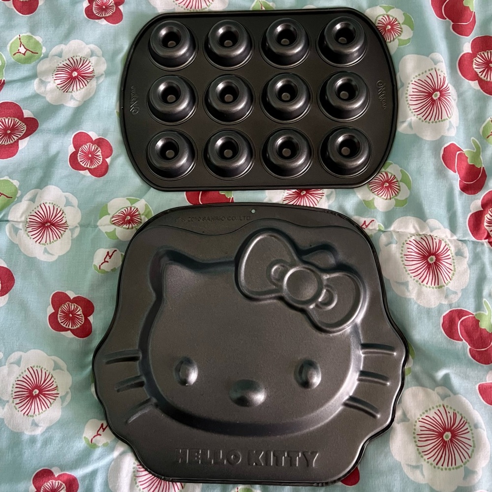 Hello Kitty Nonstick Pan and Mini Donut Pan Set 🍩